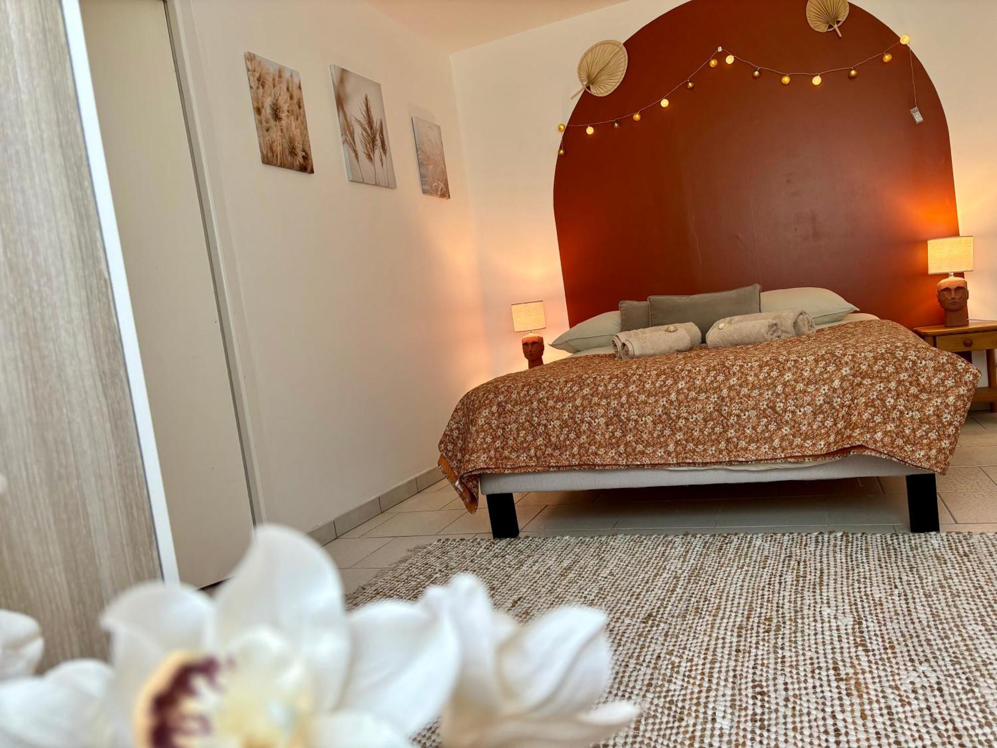 Le Cocon Sale - 5 Min A Pieds Des Plages - Jardin Apartment